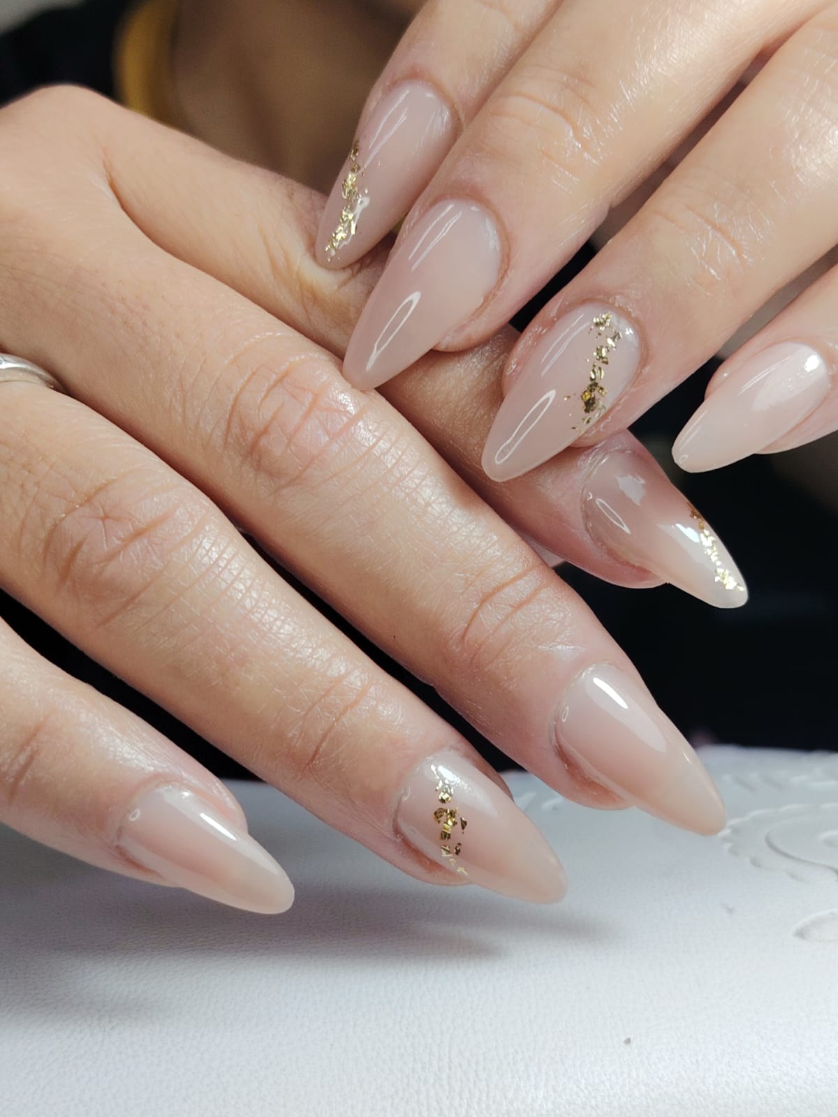 Masaje cuello y hombros descontracturante