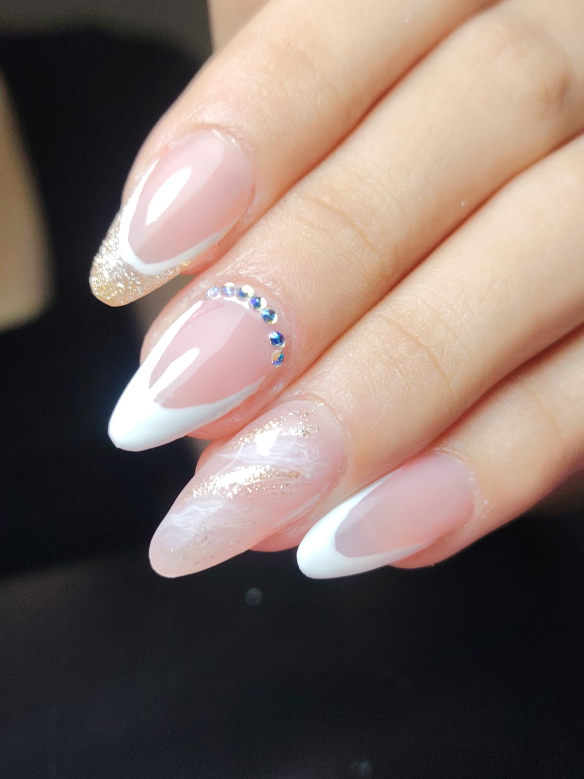 Uñas para boda novia blancas elegantes