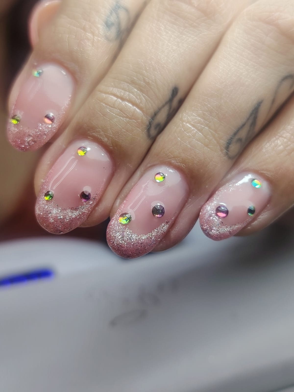 Uñas sencillas elegantes naturales cortas